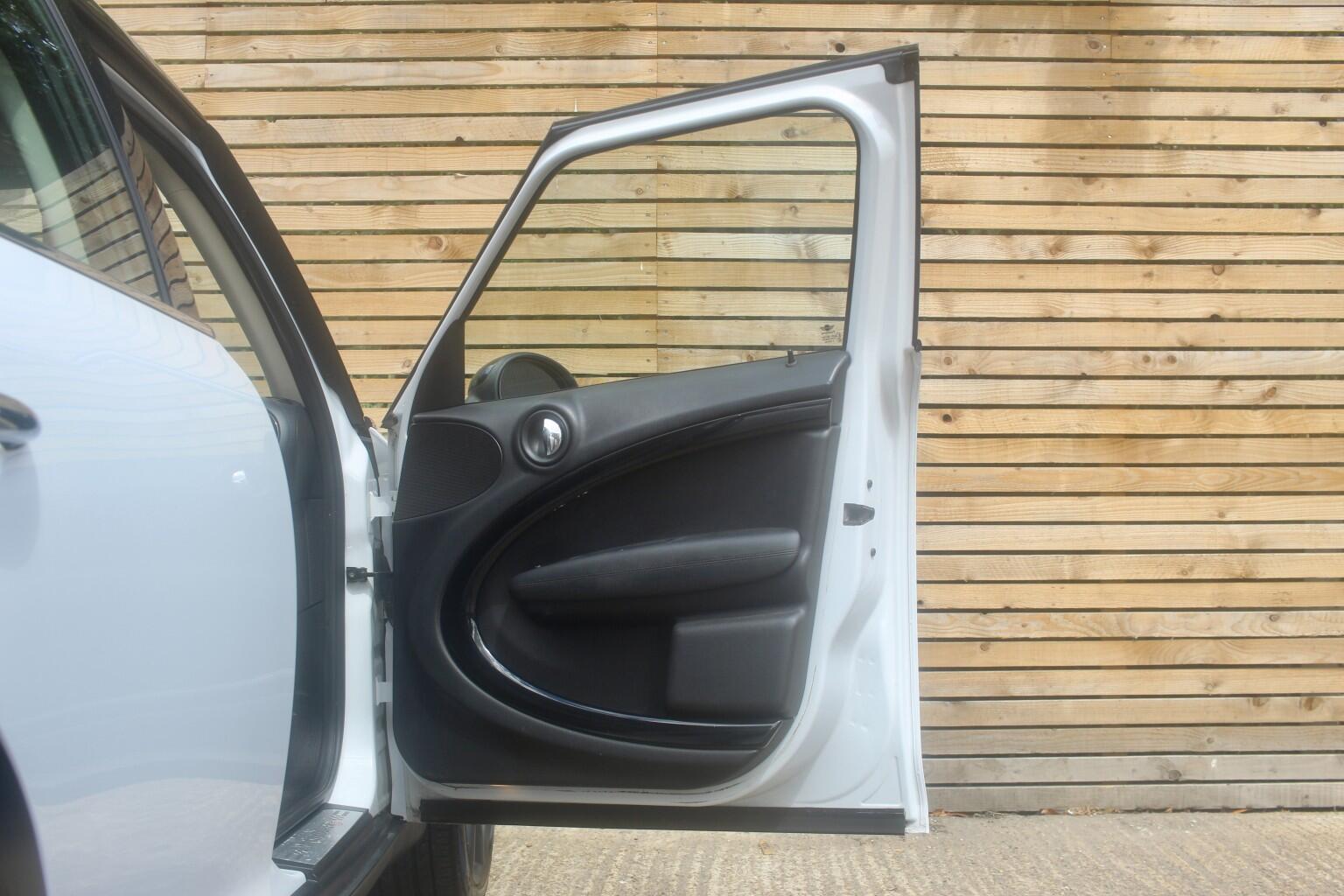 Mini Countryman view 26