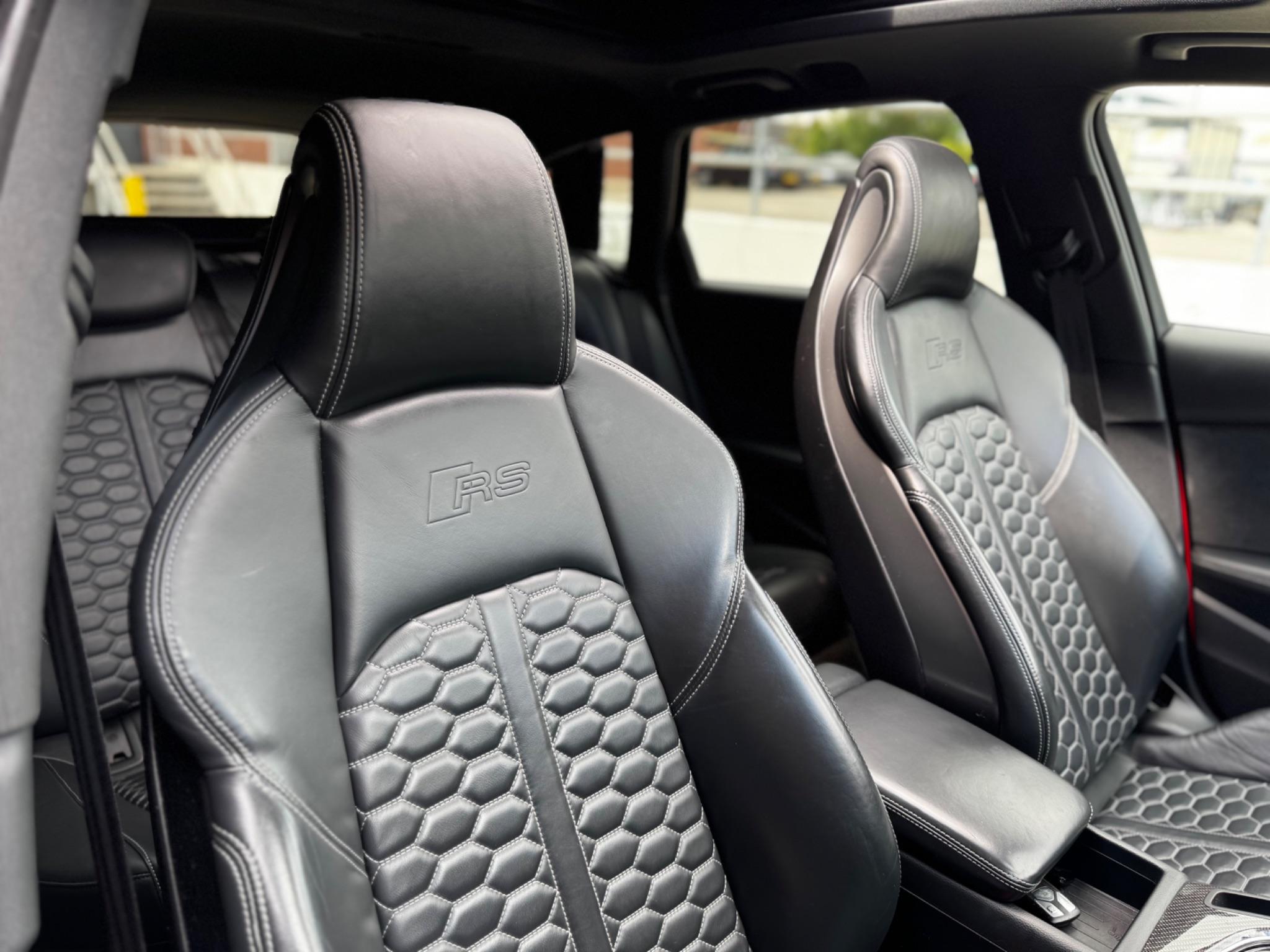 Audi RS4 view 7
