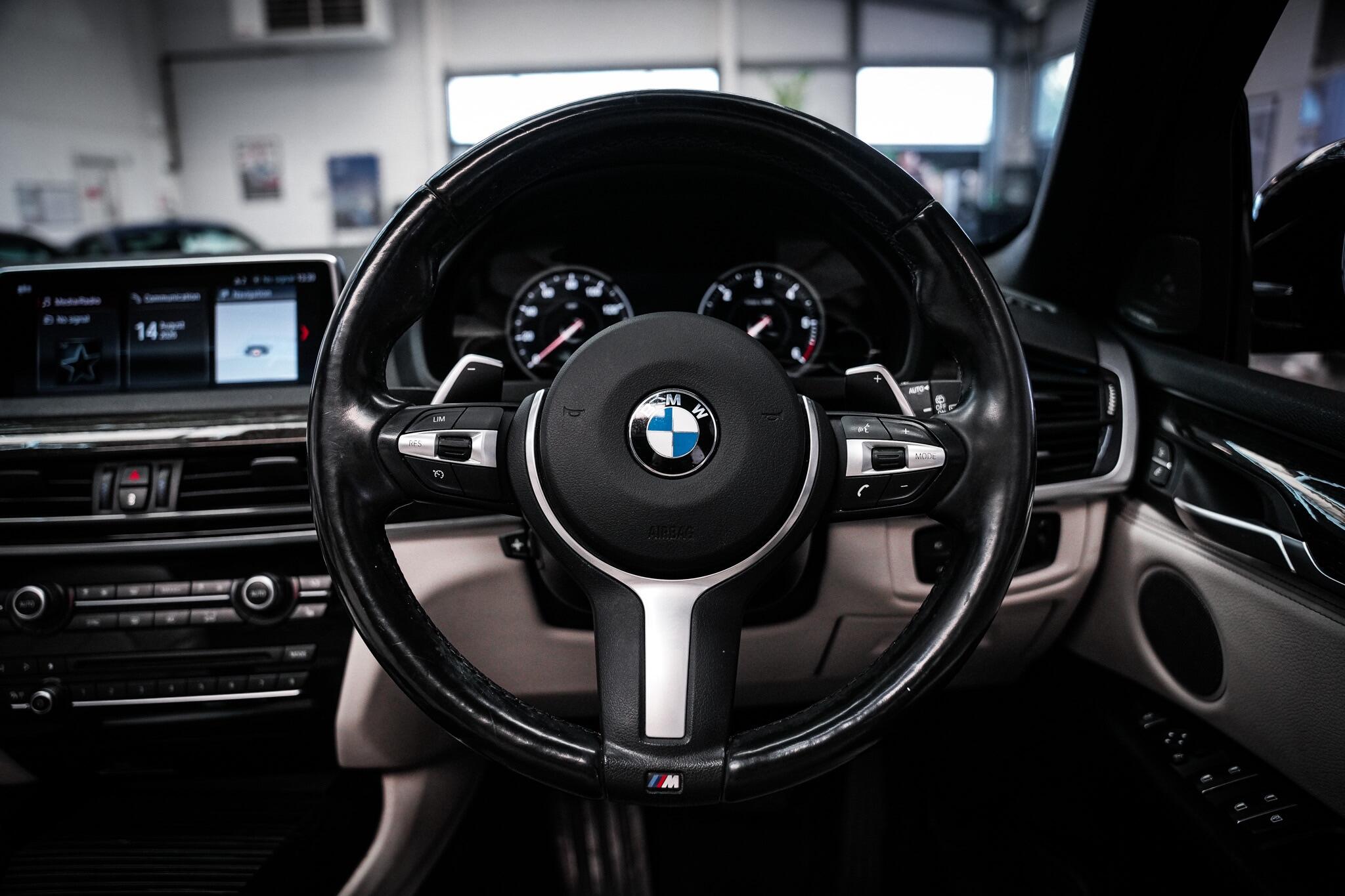 BMW X5 view 20