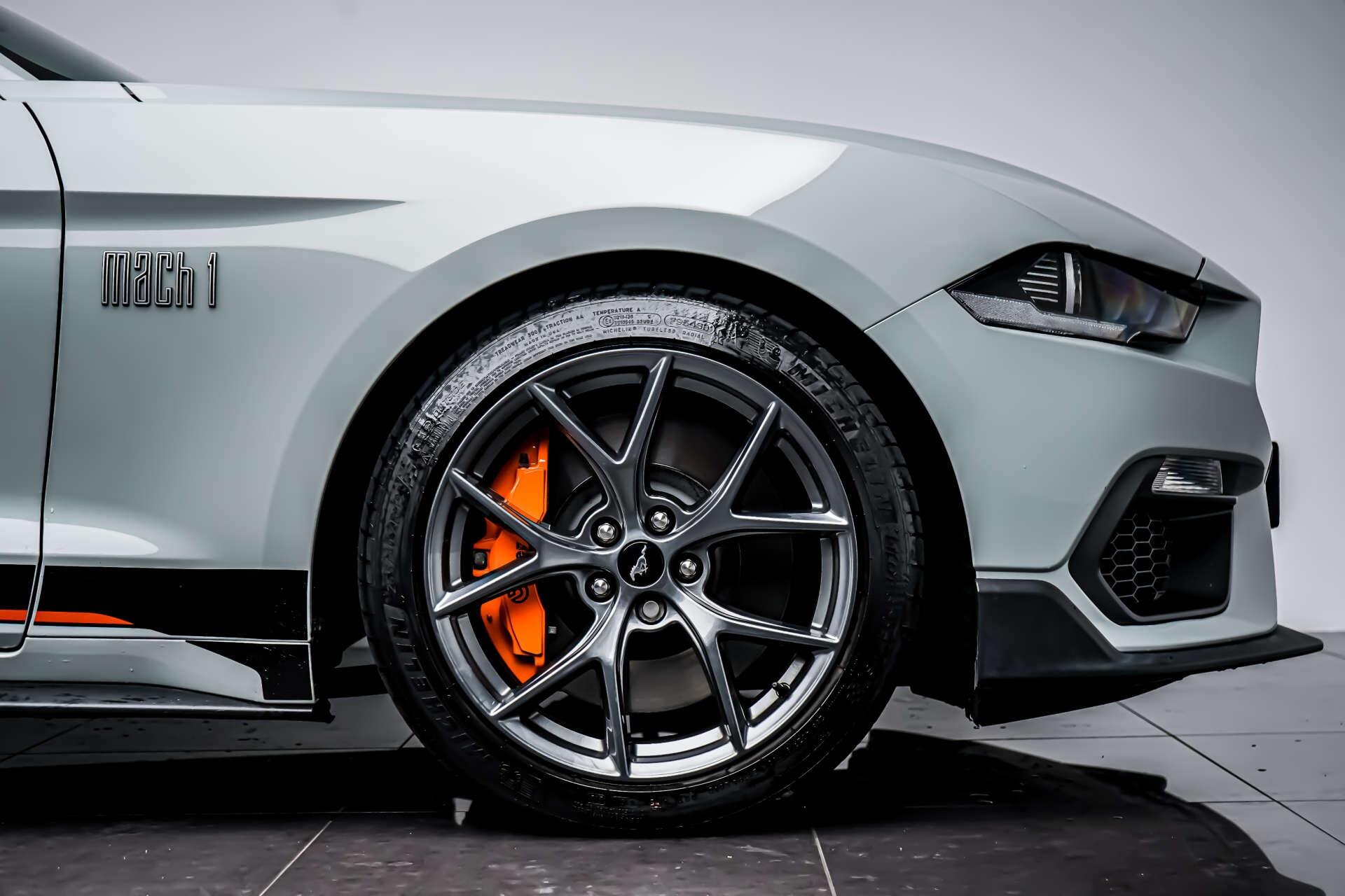 Ford Mustang view 10