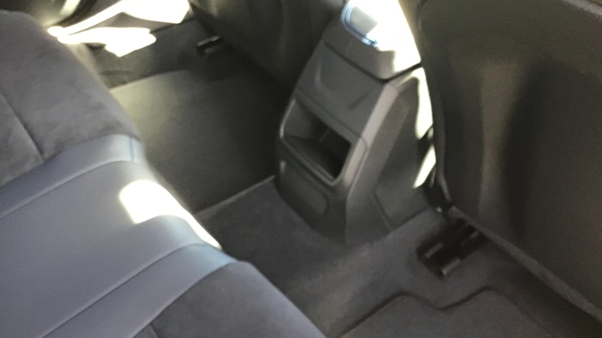 BMW 2 Series view 26