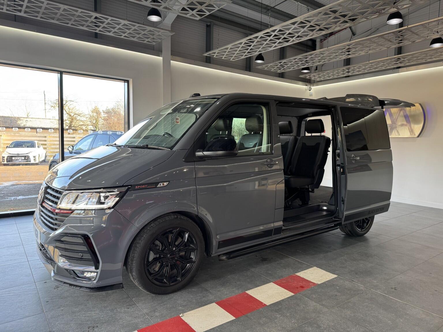 Volkswagen Transporter view 8