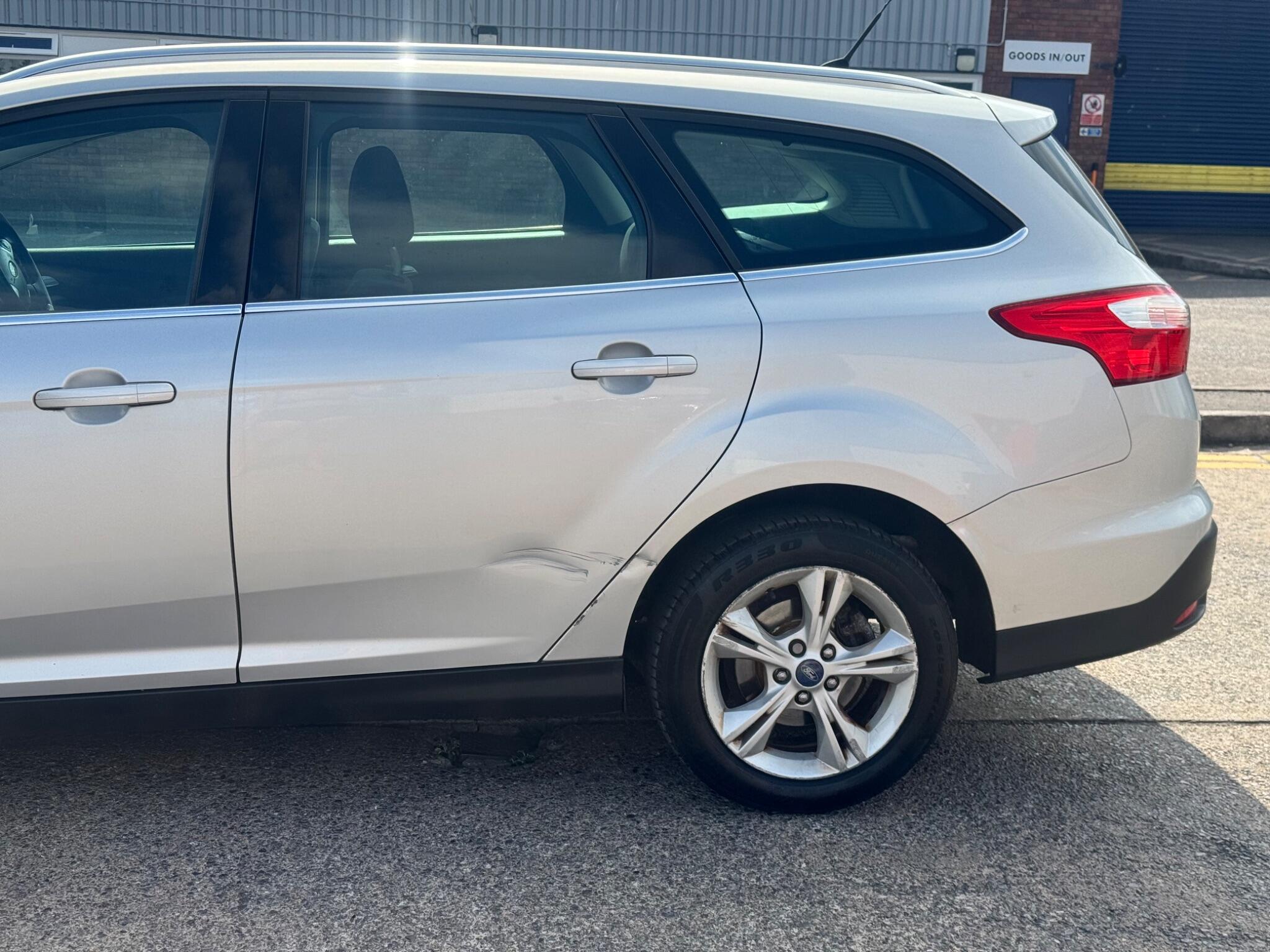 Ford Focus view 43