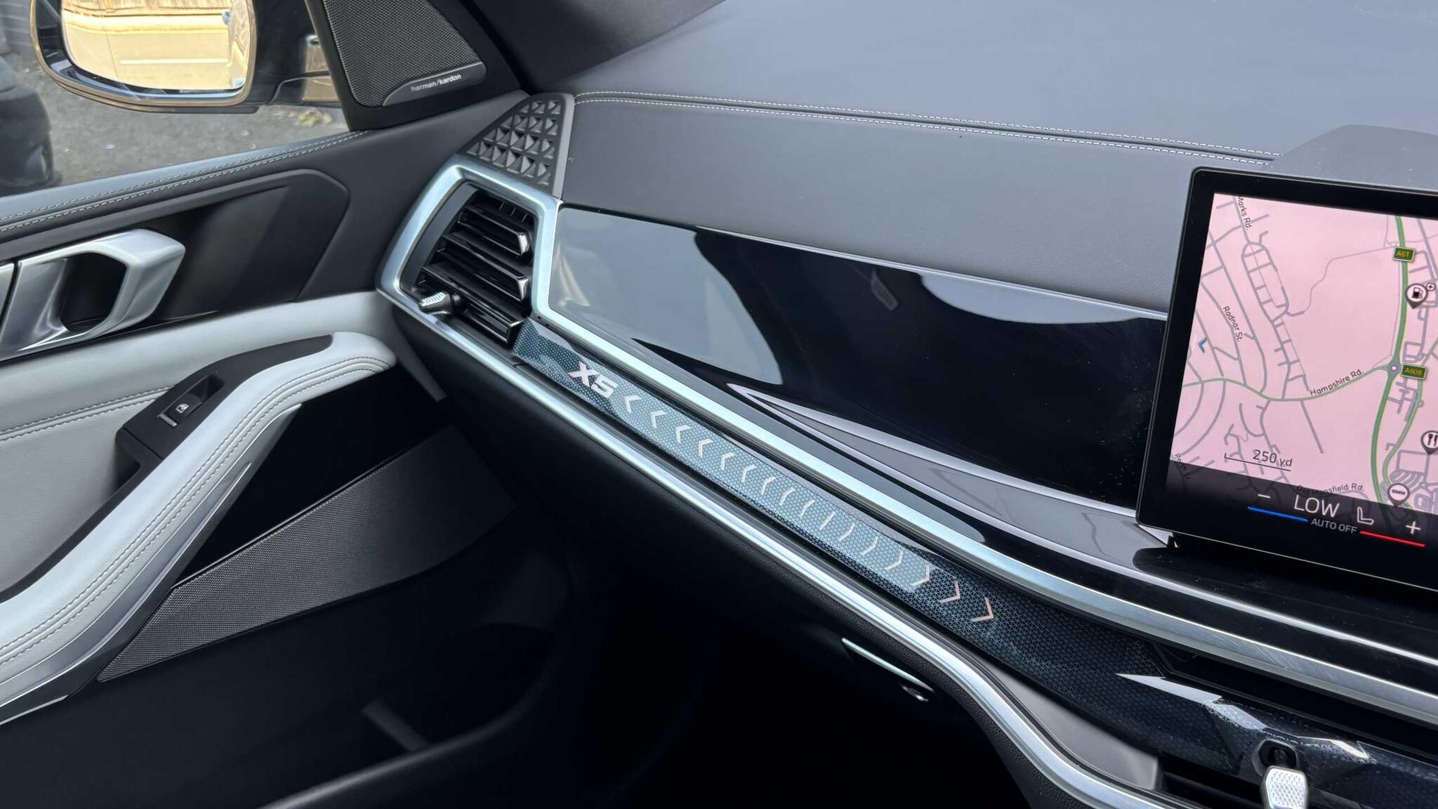 BMW X5 view 20