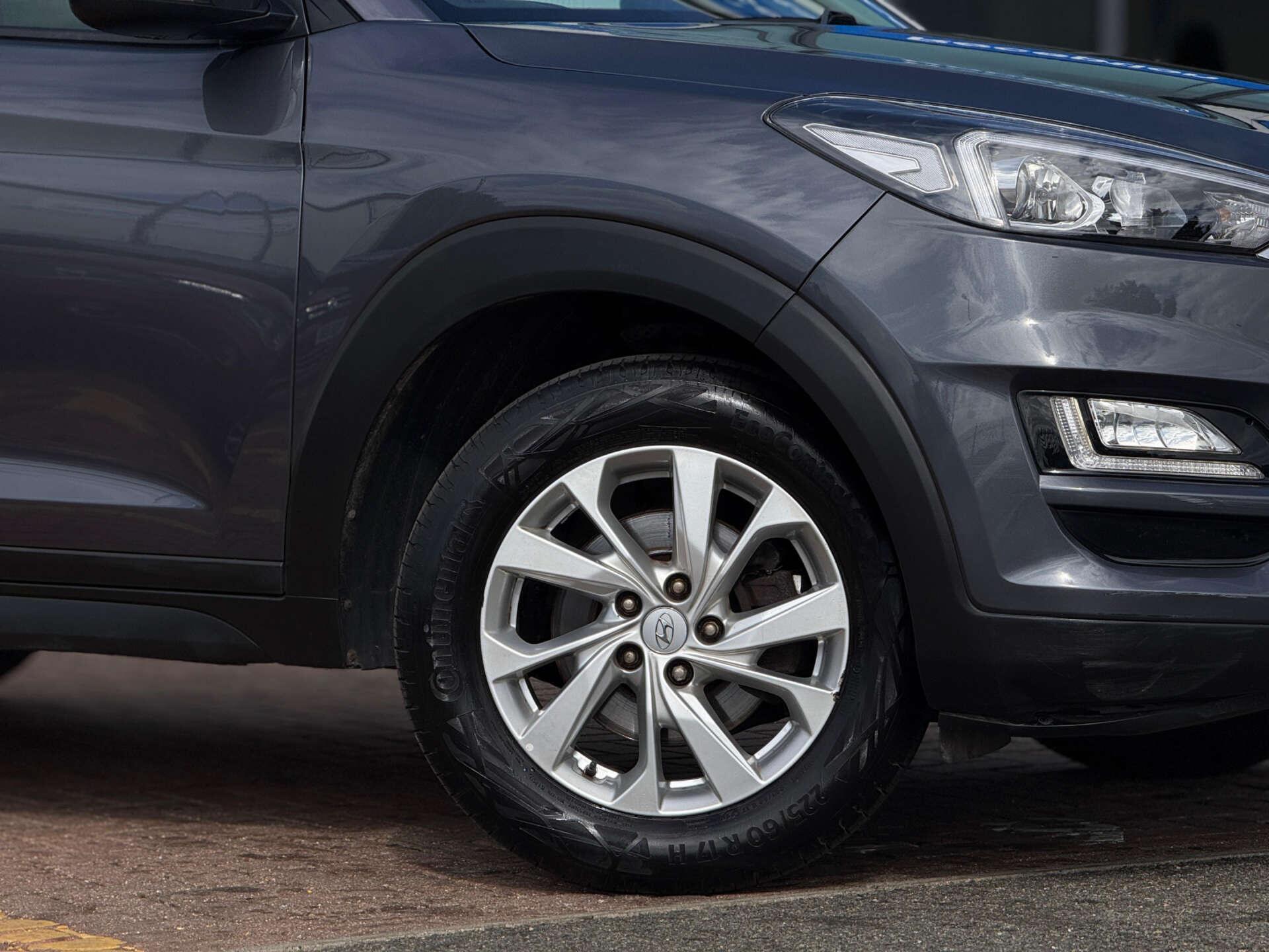 Hyundai Tucson view 17