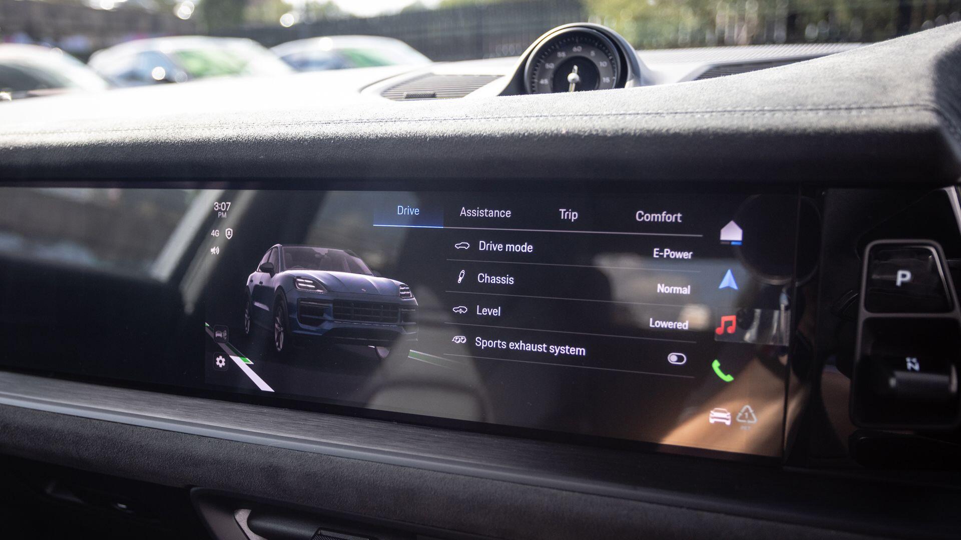 Porsche Cayenne view 25