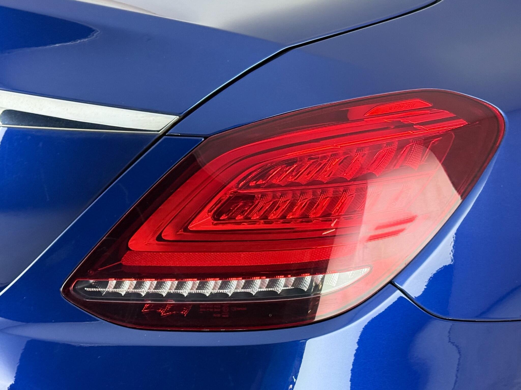 Mercedes-Benz C-Class view 11