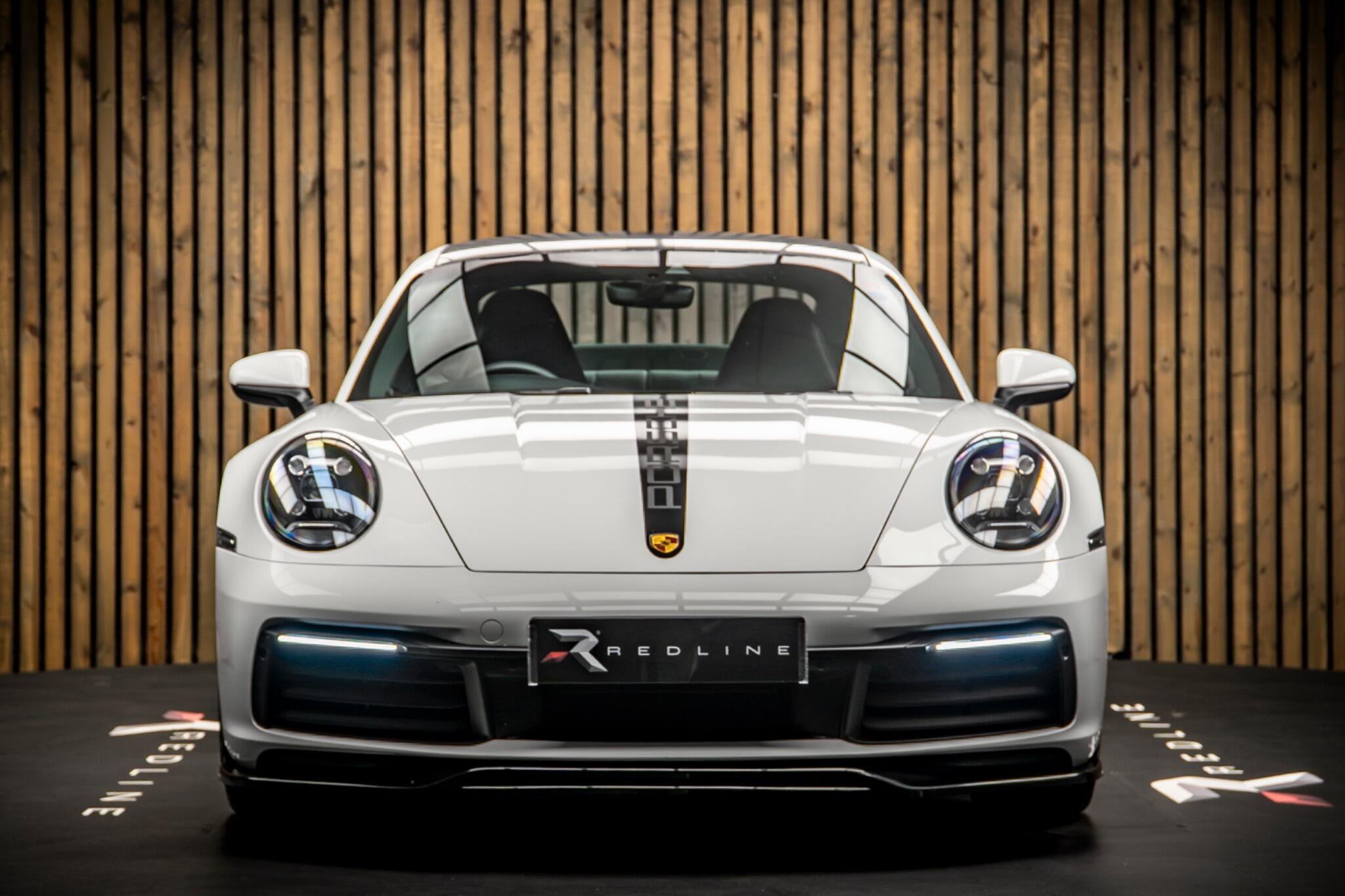 Porsche 911 view 5