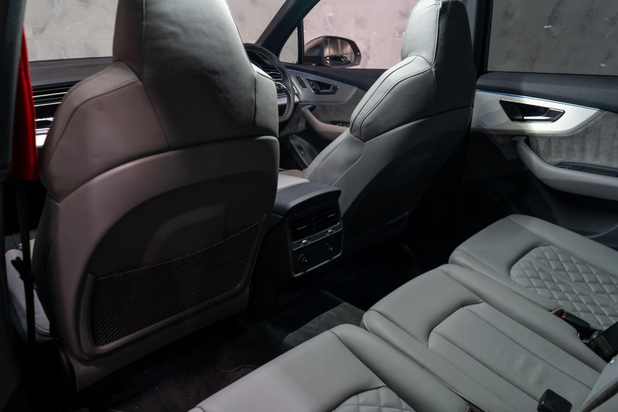 Audi SQ7 view 19