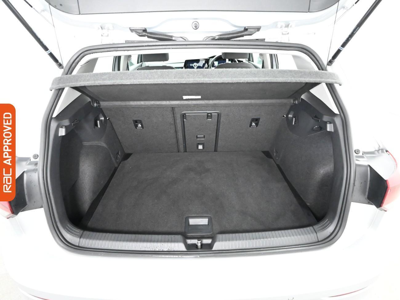 Volkswagen Golf view 26