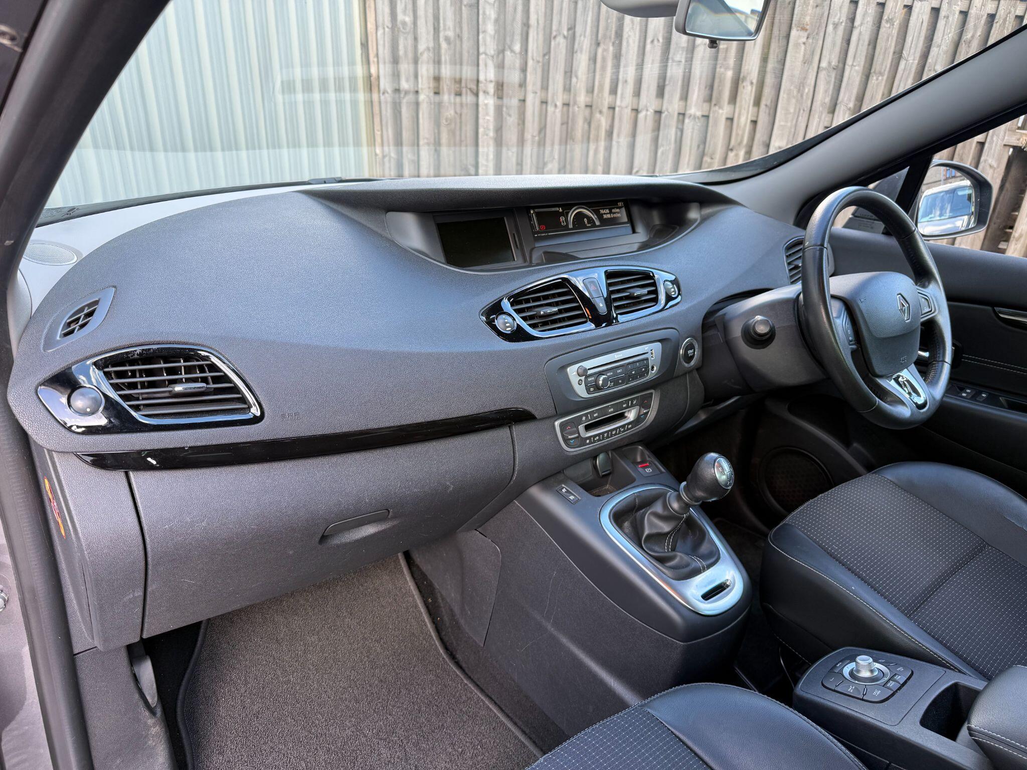 Renault Scenic view 17