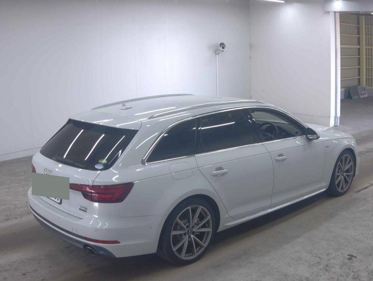 Audi A4 view 5