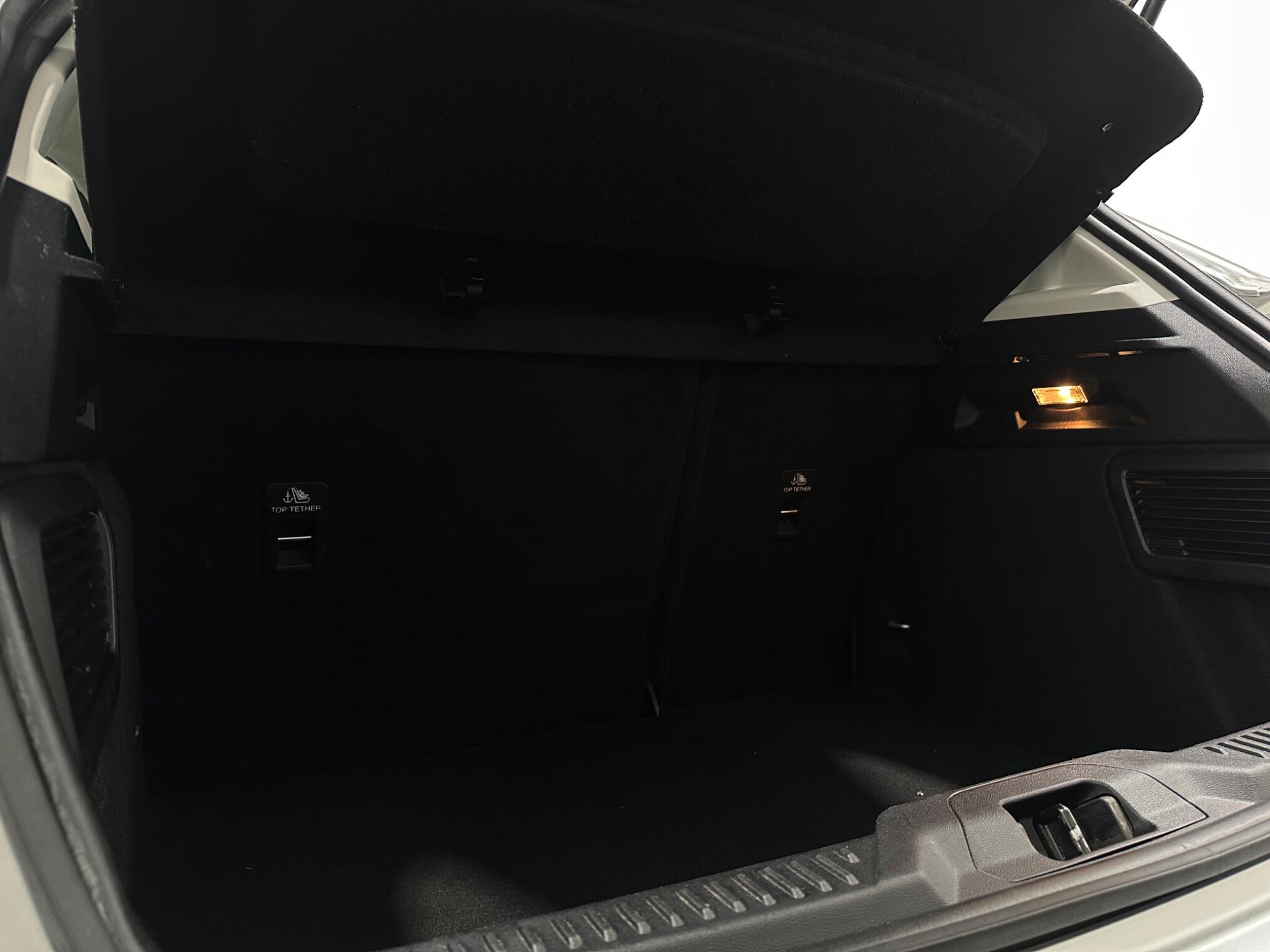 Ford Focus view 44