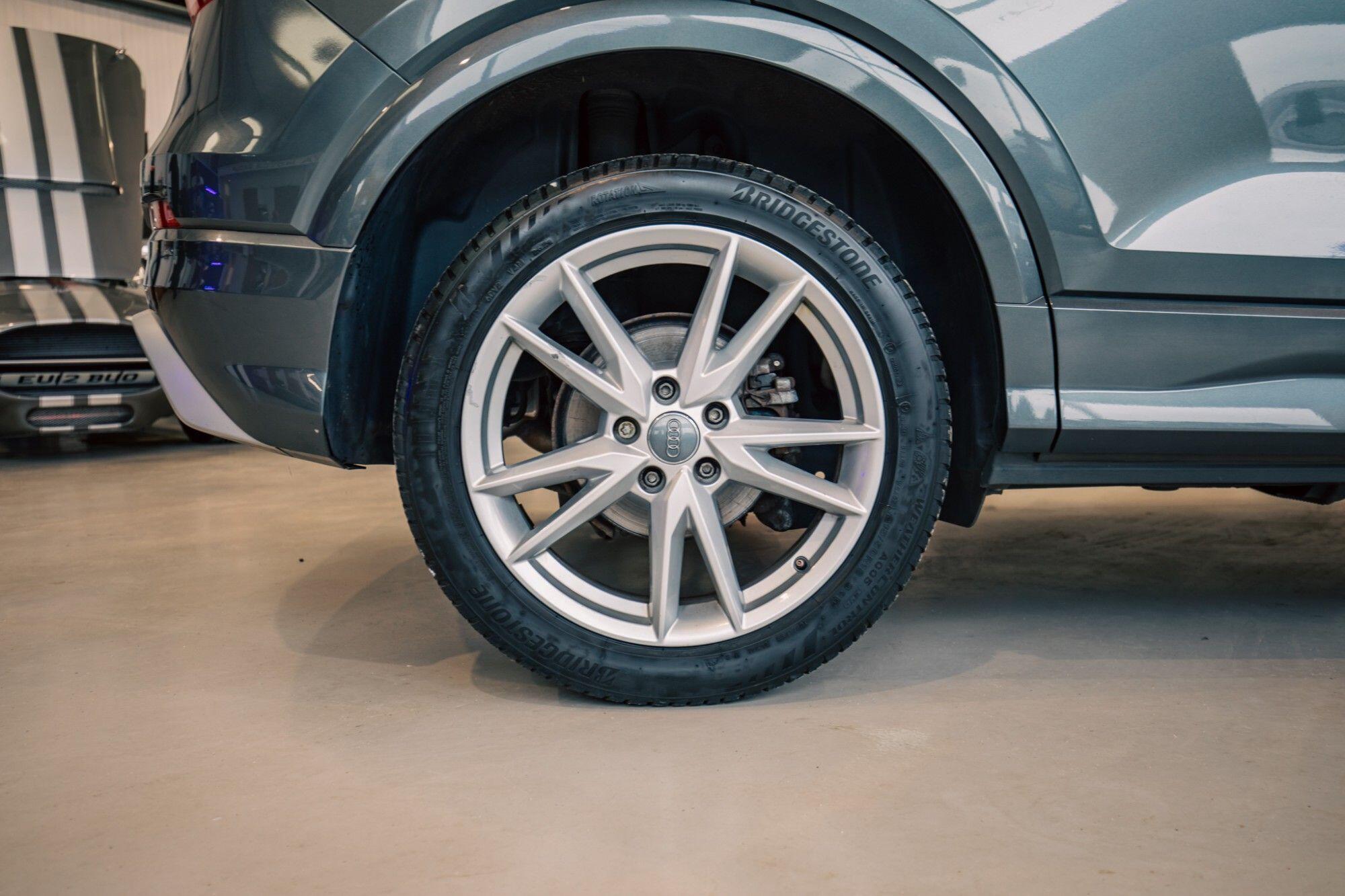 Audi Q2 view 8