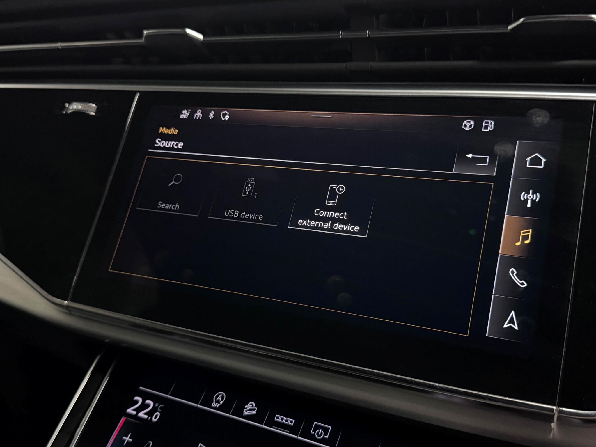 Audi Q7 view 44