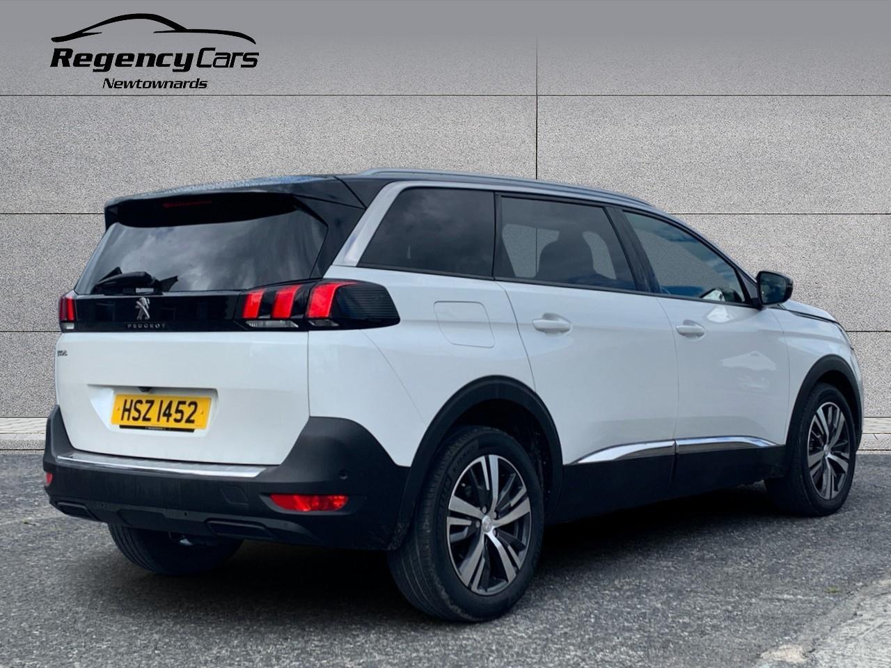 Peugeot 5008 view 8