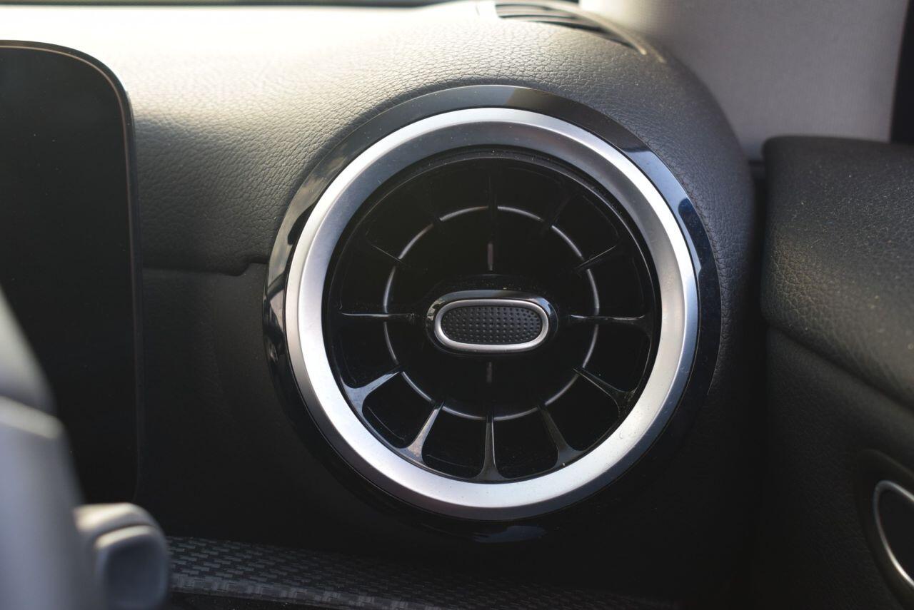 Mercedes-Benz Cla view 36