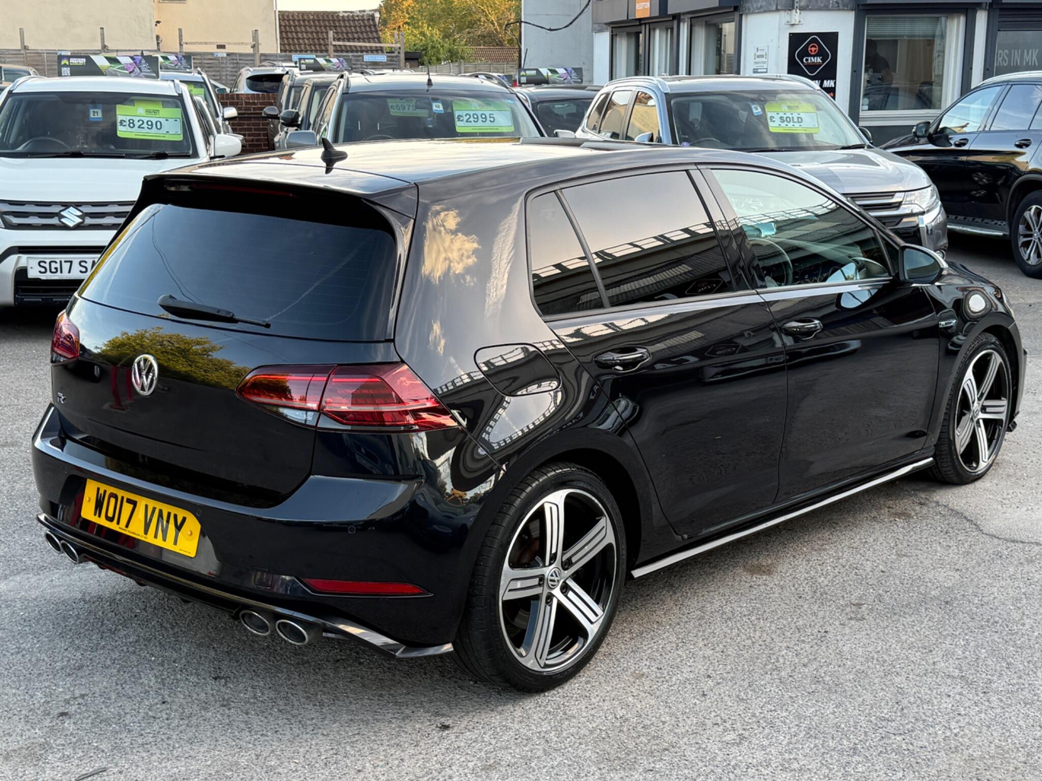 Volkswagen Golf - Image 18