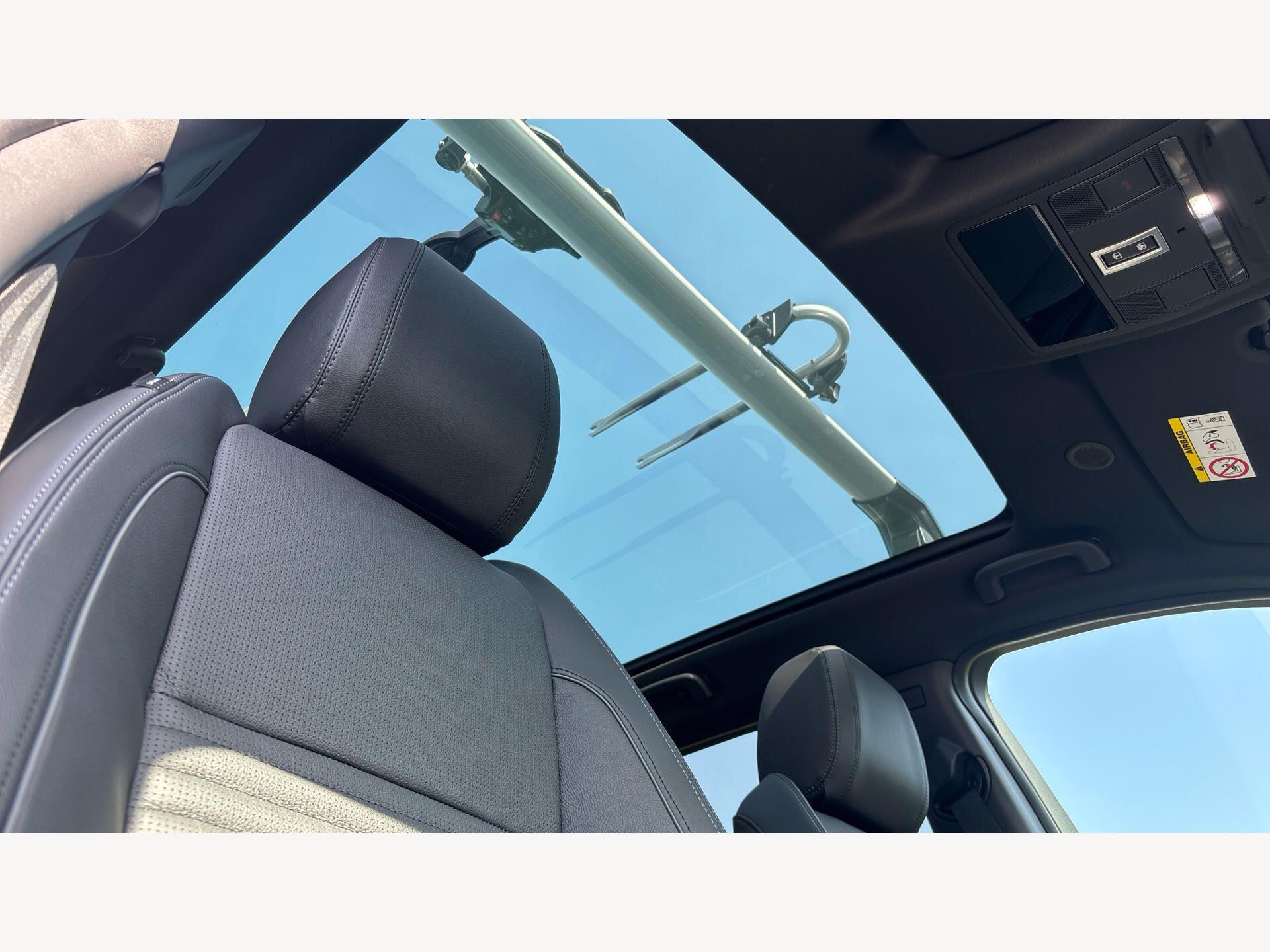 Land Rover Discovery Sport view 24