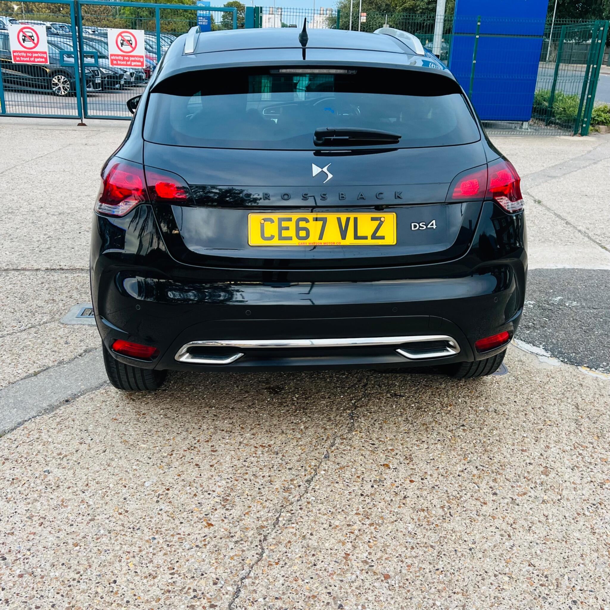 DS Automobiles DS 4 Crossback view 4