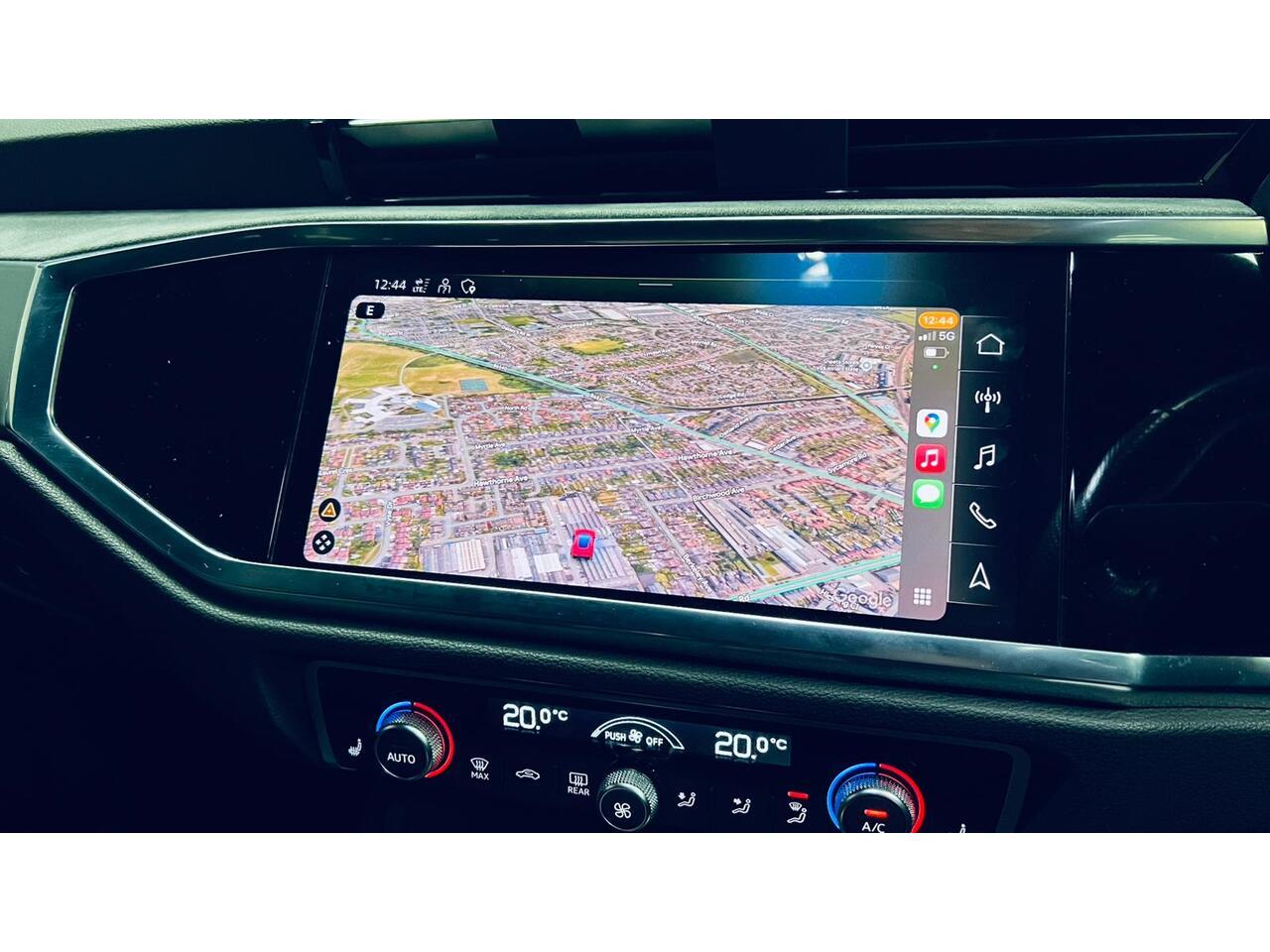 Audi Q3 view 24
