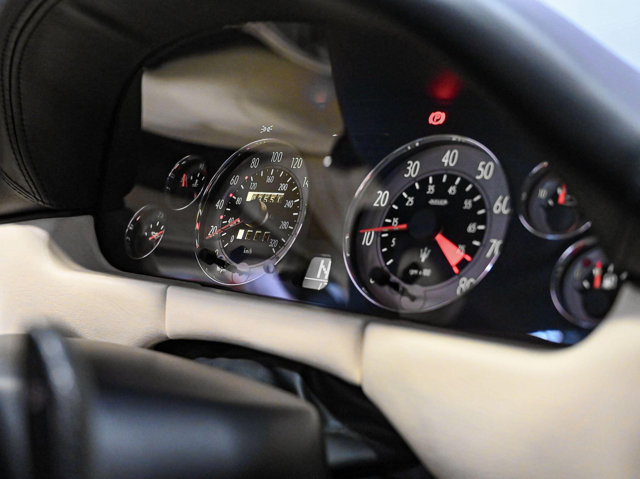 Maserati Coupe view 19