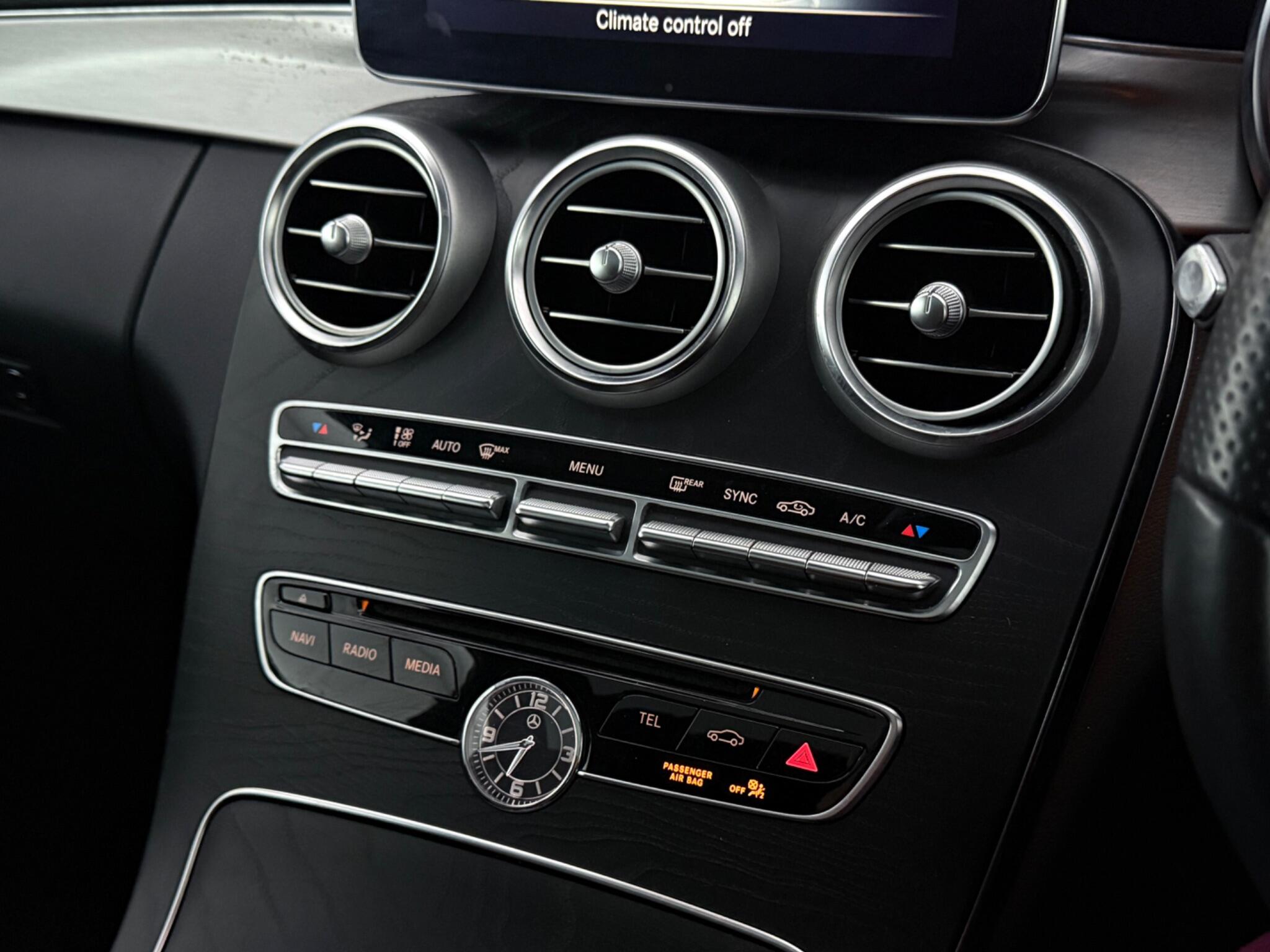 Mercedes-Benz C-Class view 23