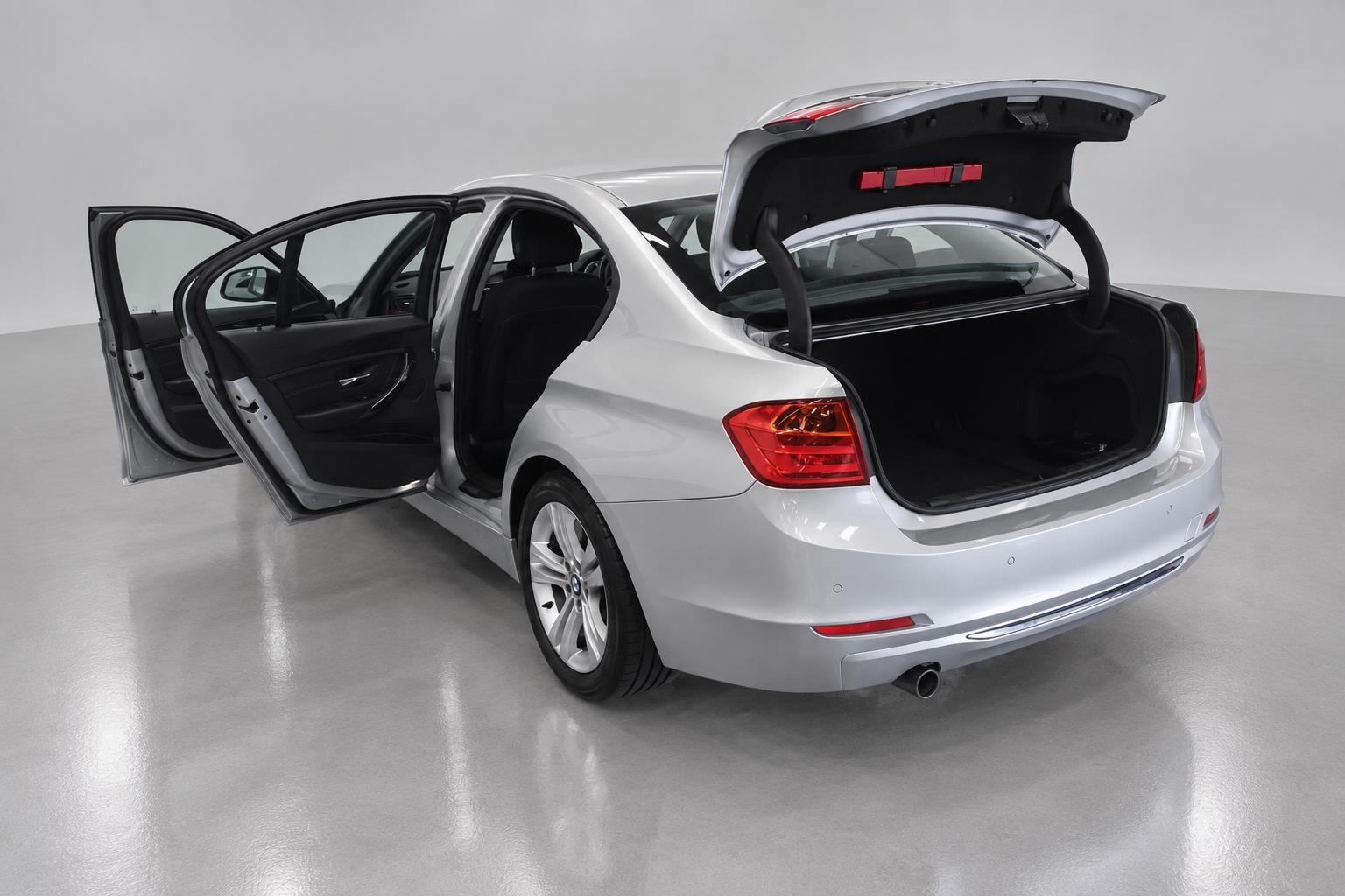 BMW 3 Series view 18