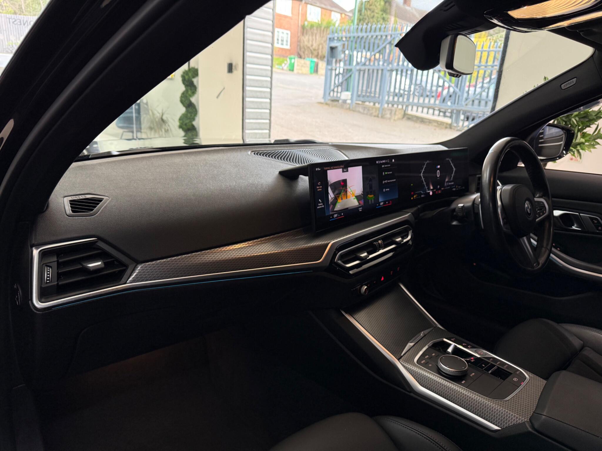 BMW 3 Series view 33