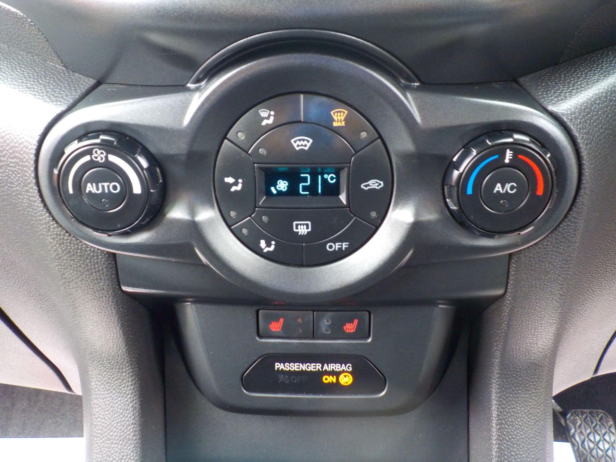 Ford EcoSport 1.5 Zetec 2WD Euro 5 5dr