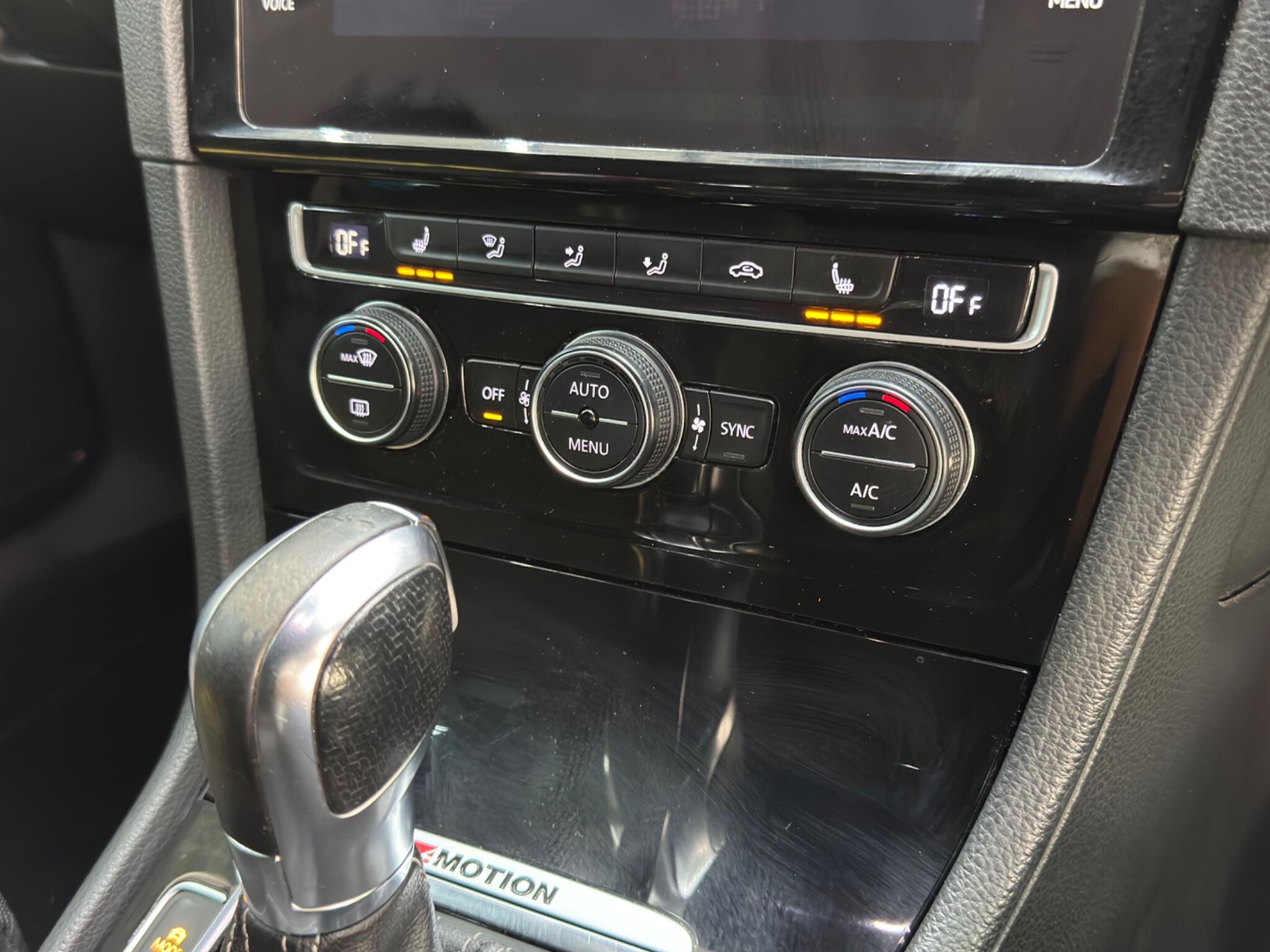 Volkswagen Golf view 13