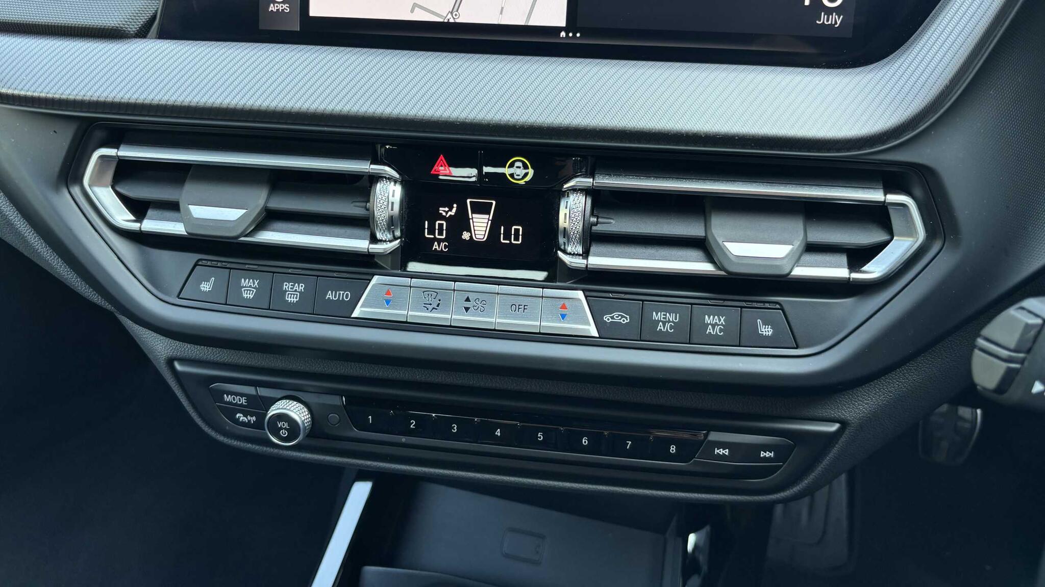 BMW 1 Series view 28
