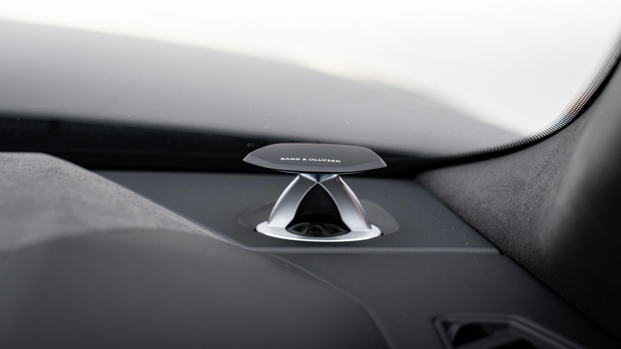 Lamborghini Urus view 45