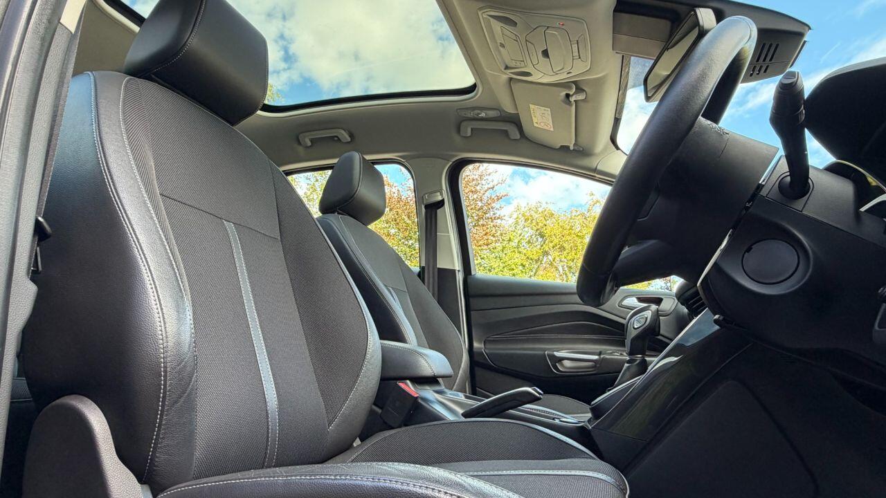 Ford C-Max view 11