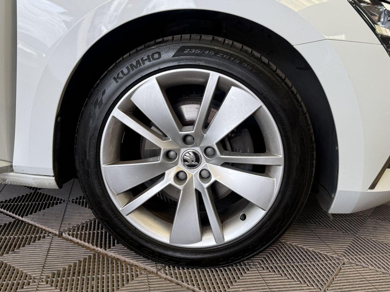 Skoda Superb view 19
