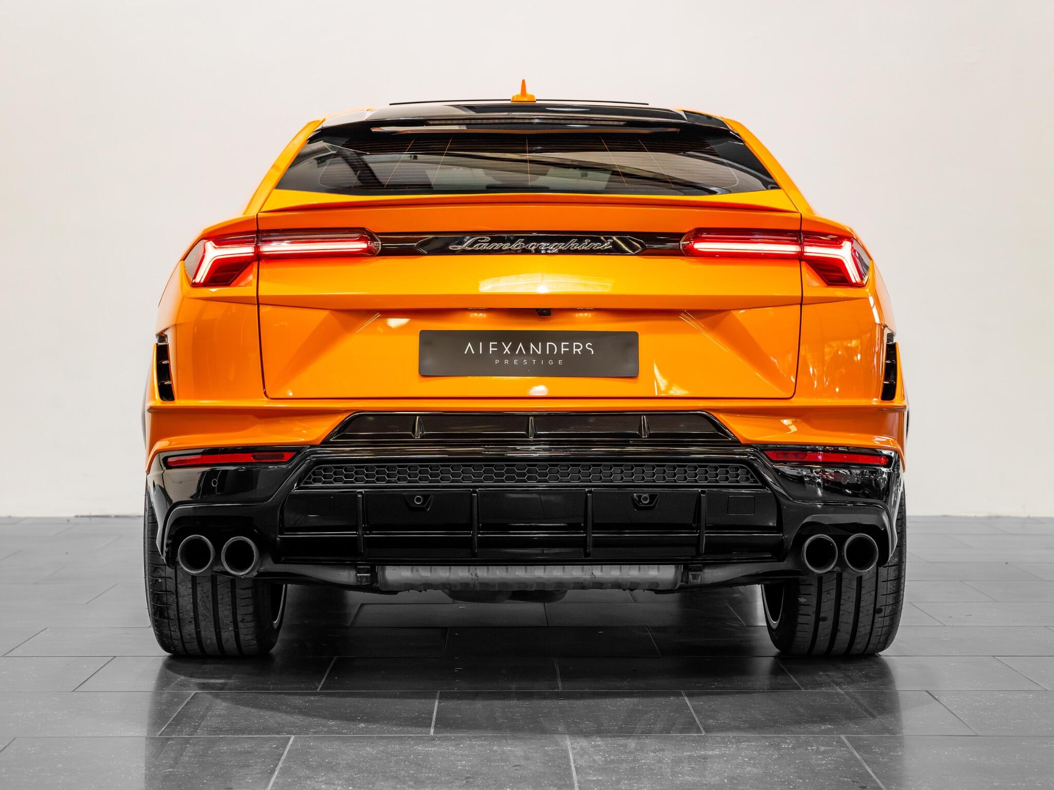 Lamborghini Urus view 10