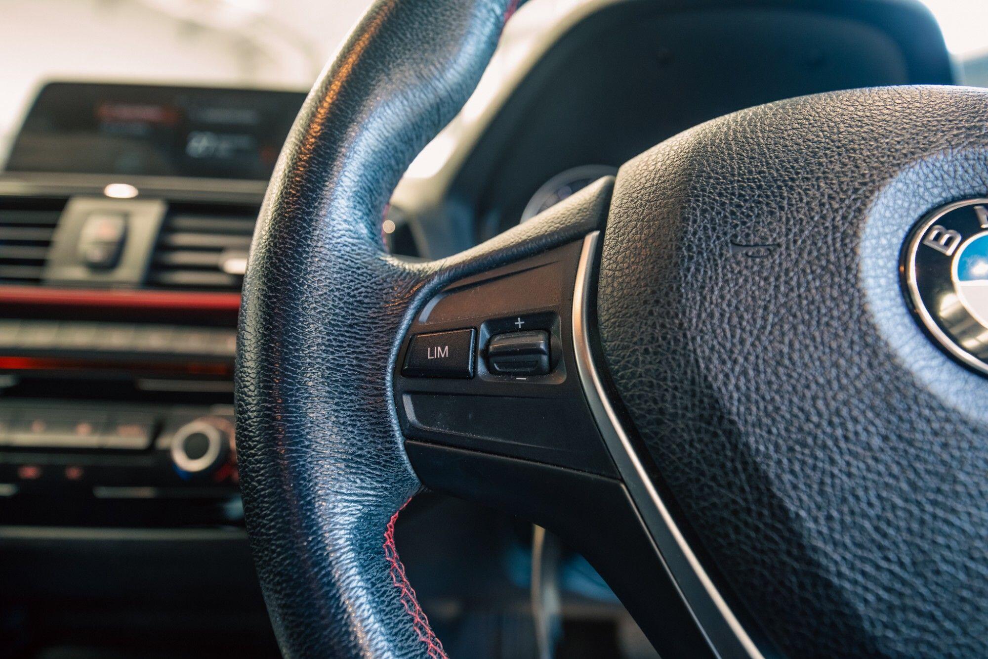 BMW 1 Series view 11