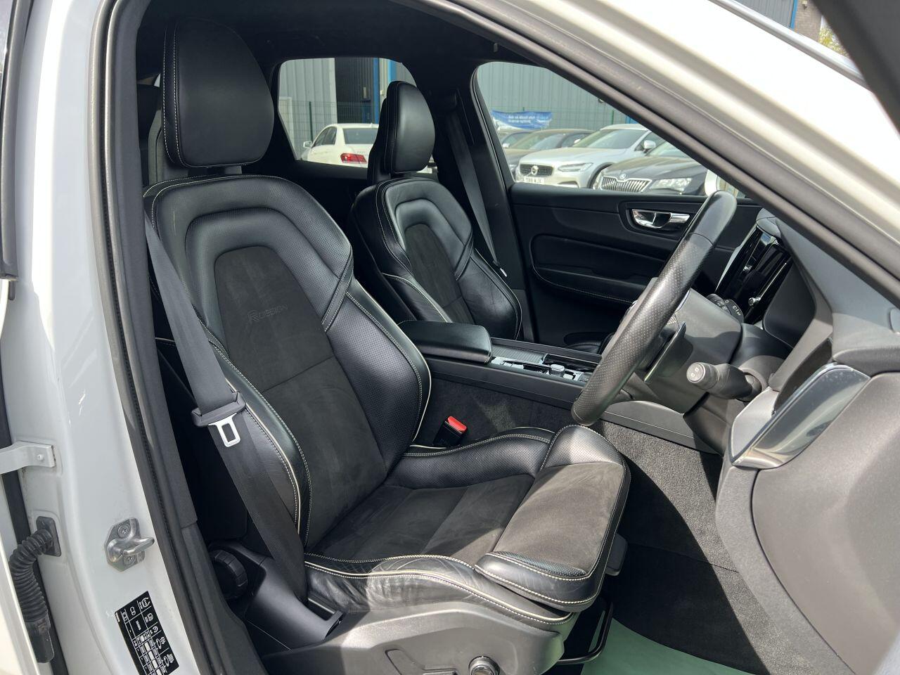 Volvo XC60 view 17