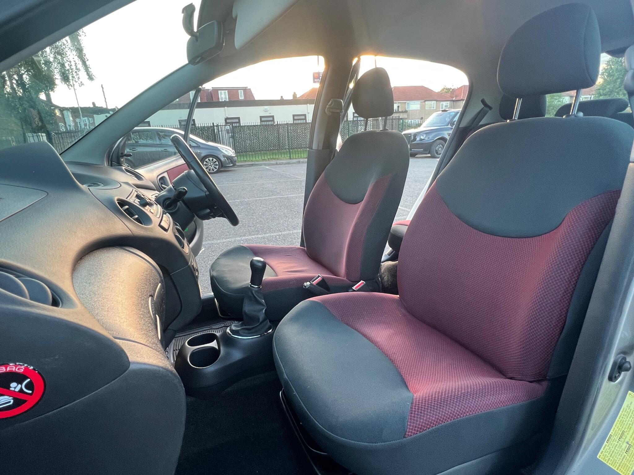 Toyota Yaris view 22