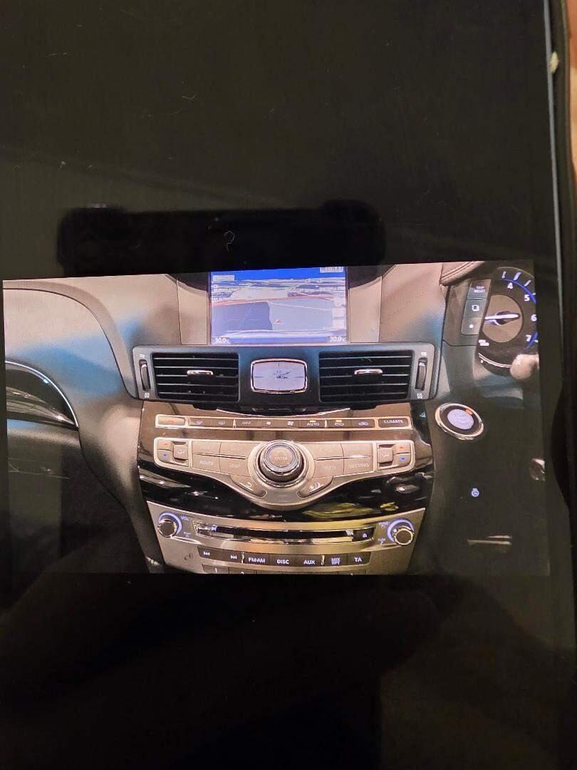 Infiniti Q70