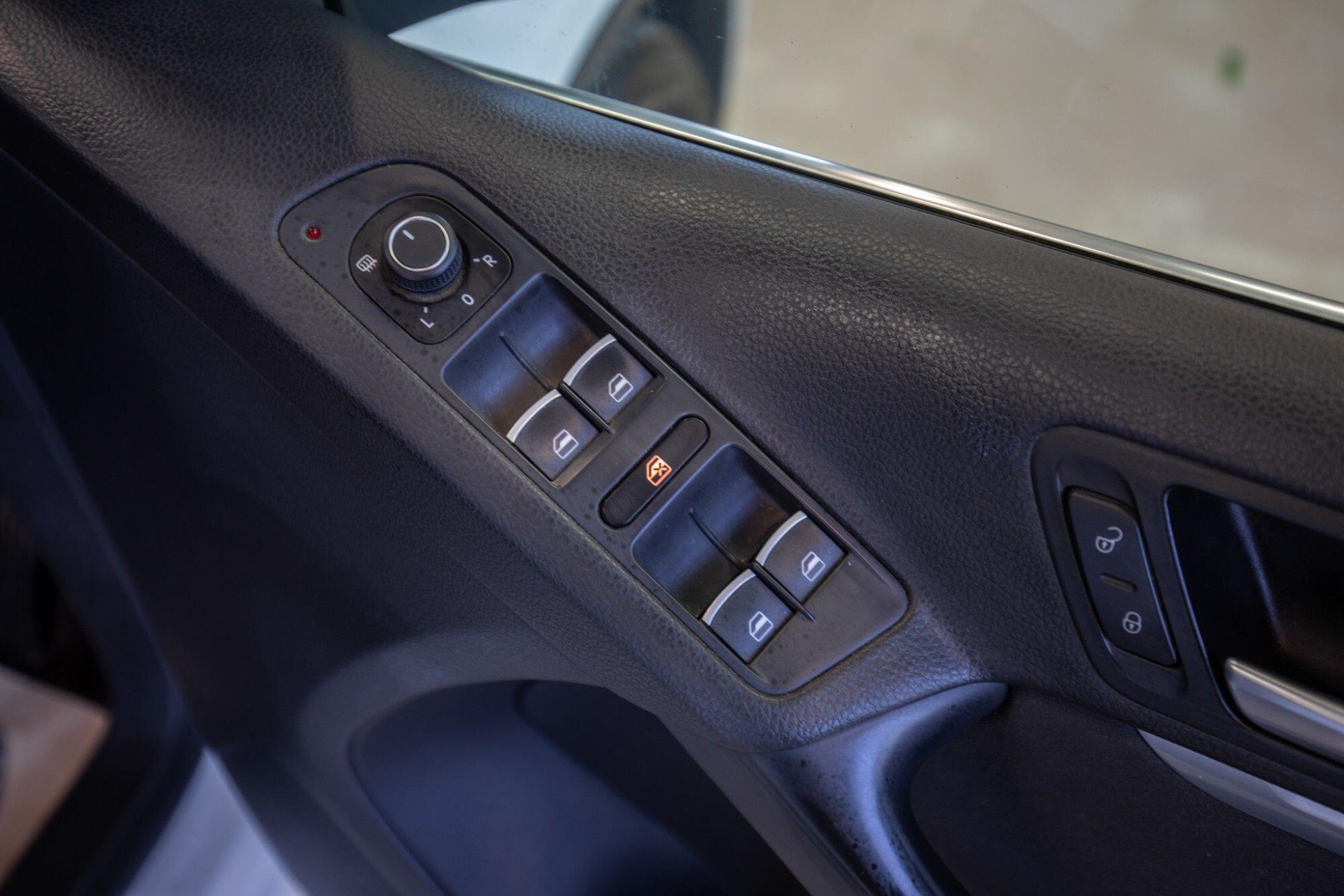 Volkswagen Tiguan view 14