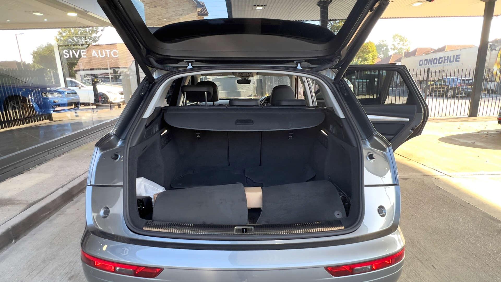 Audi Q5 view 17