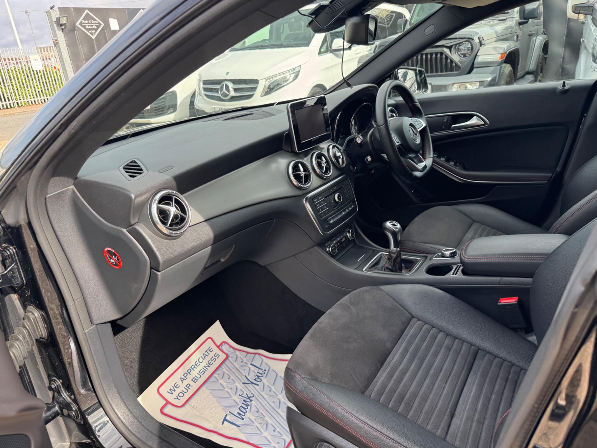 Mercedes-Benz Cla view 52
