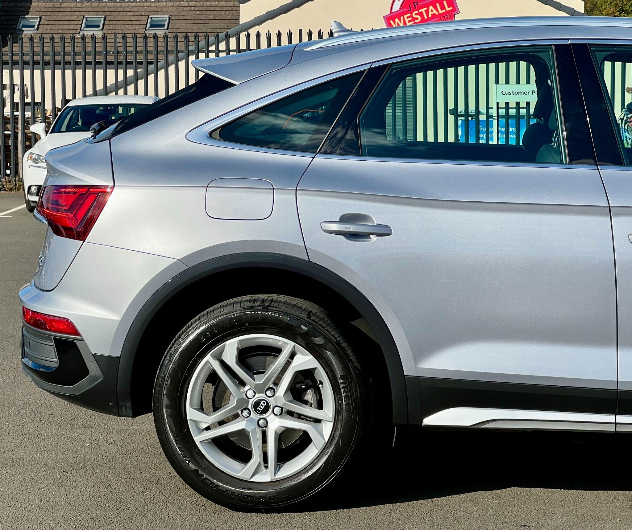 Audi Q5 view 27