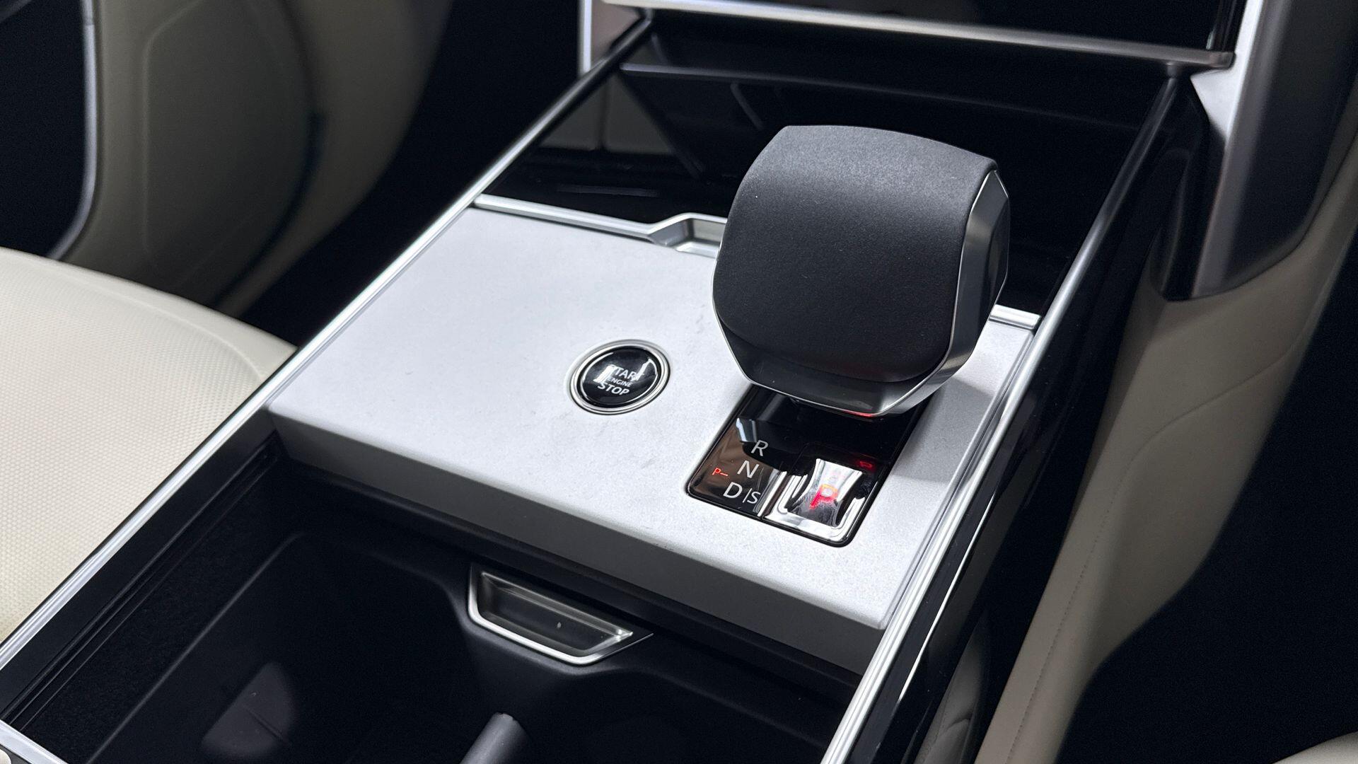Land Rover Range Rover view 13