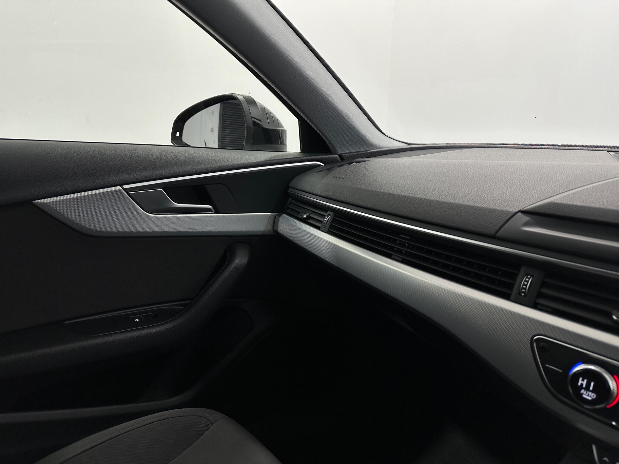 Audi A4 view 27