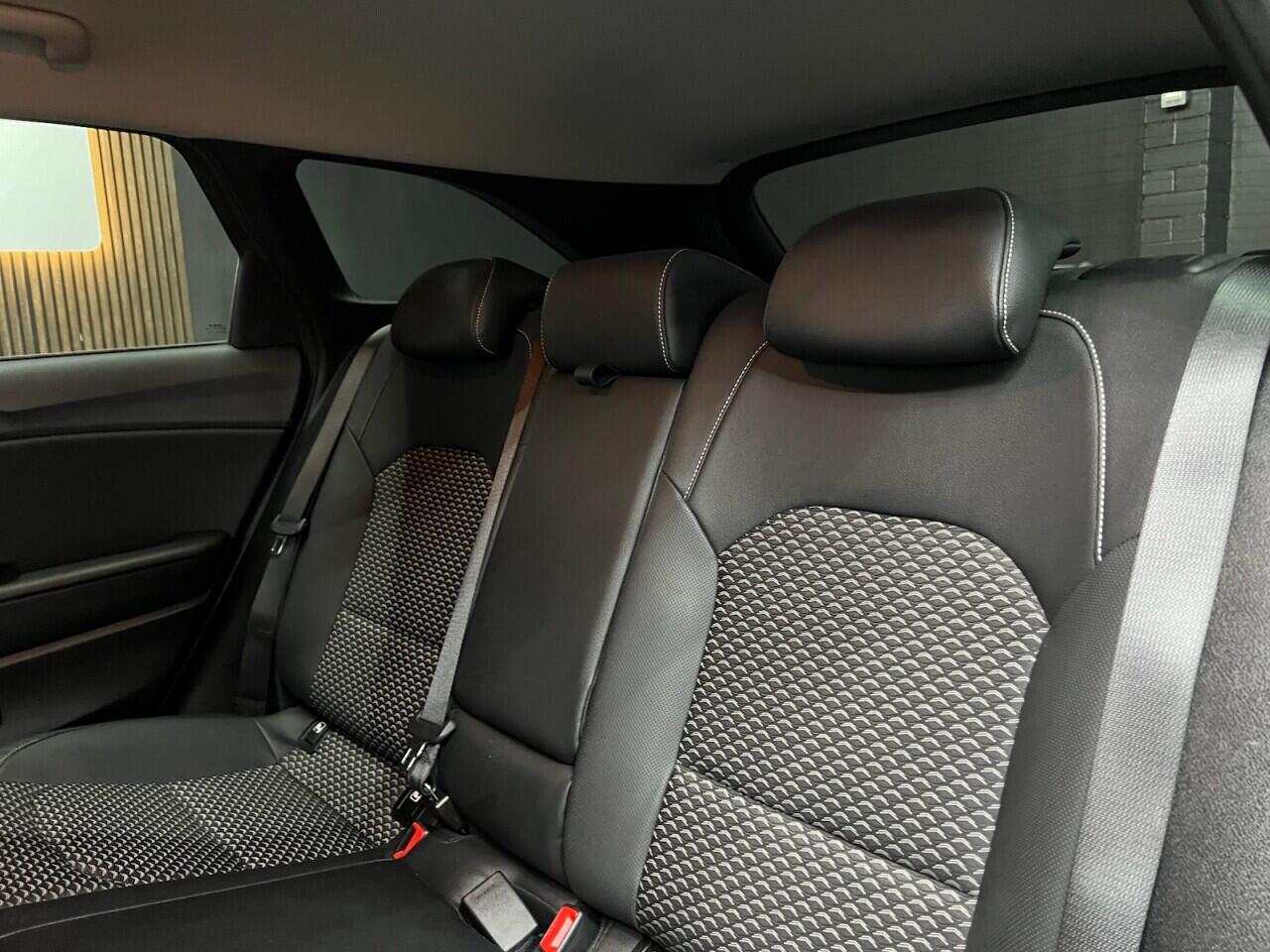 Kia Ceed view 45