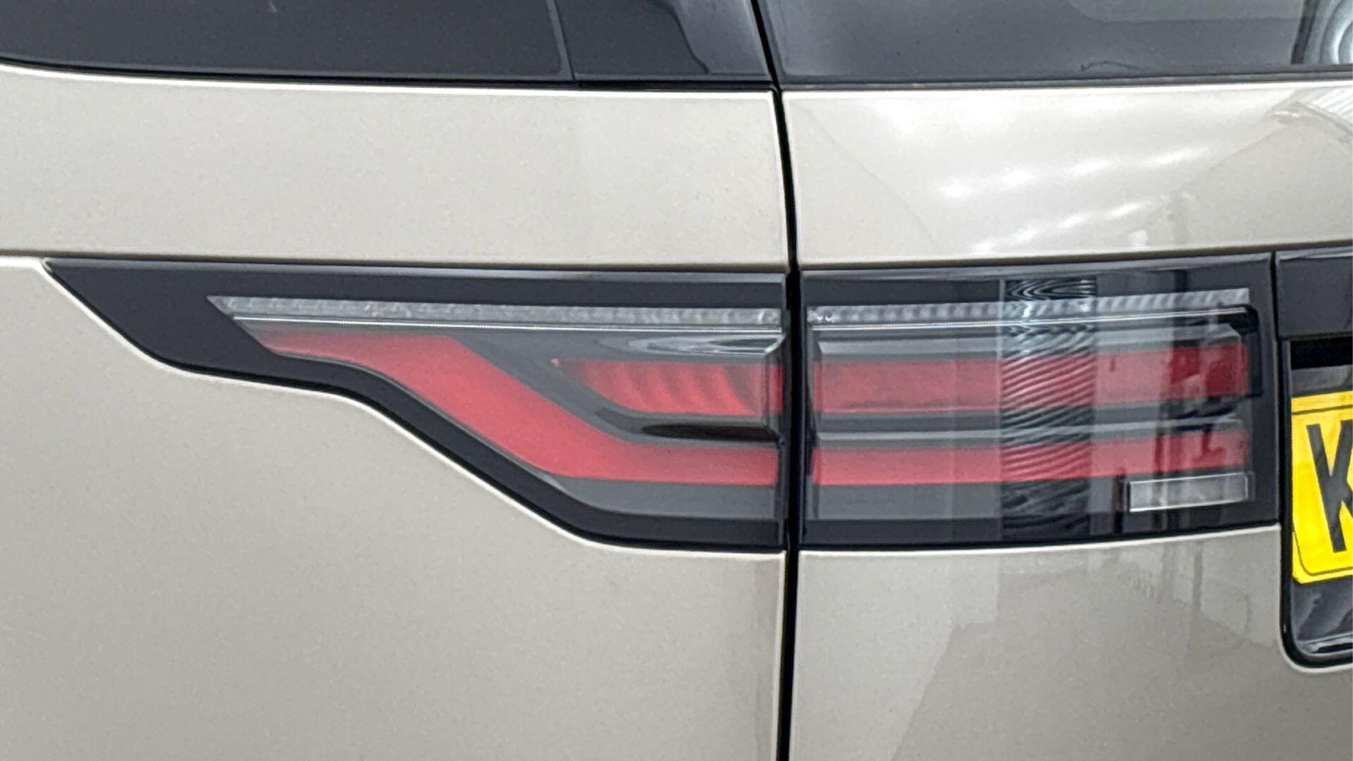 Land Rover Discovery view 19