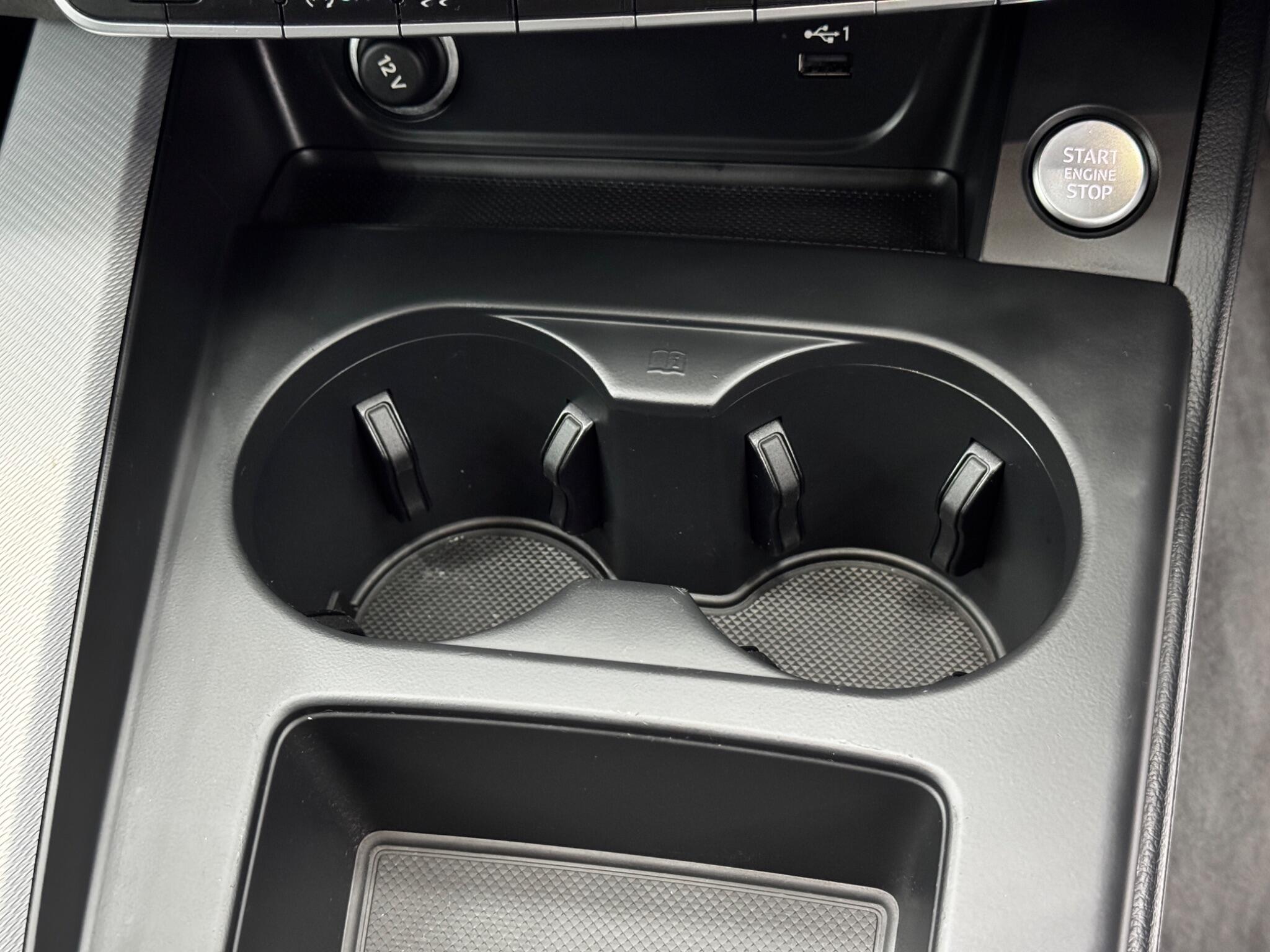 Audi A4 view 26