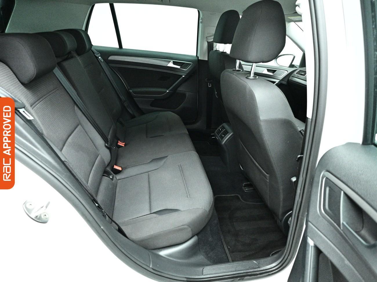 Volkswagen Golf view 13